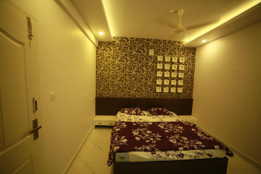 เอสอาร์เอ็ม ทาวเวอร์ เรสซิเดนซี Apartment กูรูวาเยอร์ ภายนอก รูปภาพ
