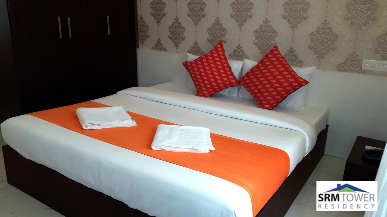 เอสอาร์เอ็ม ทาวเวอร์ เรสซิเดนซี Apartment กูรูวาเยอร์ ภายนอก รูปภาพ